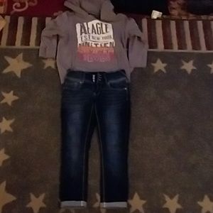 Vanity Jean's size 27  sweatshirt size M